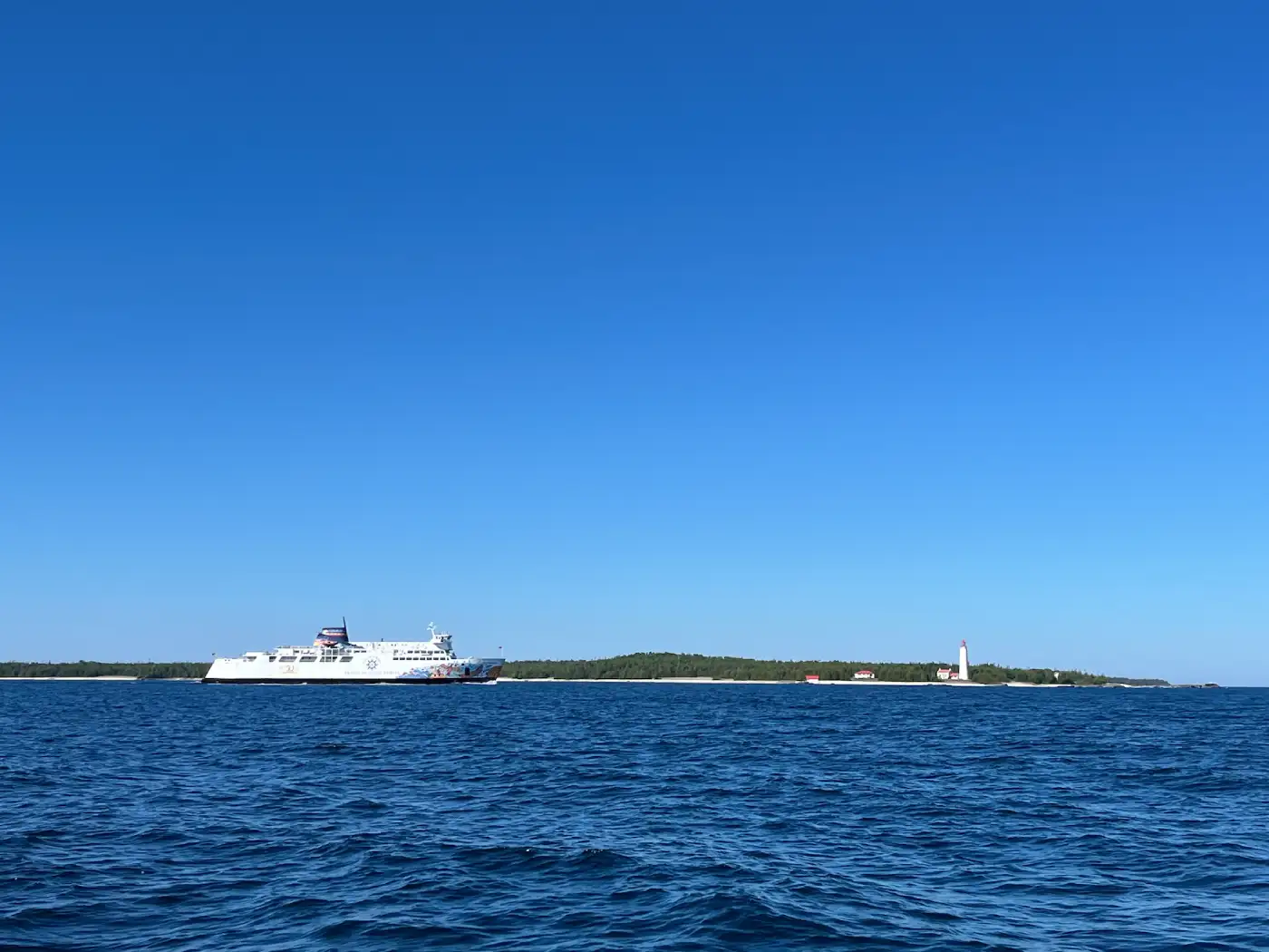Chicheemaun Cove Island Lighthouse Tour Chicheemaun Cove Island Lighthouse